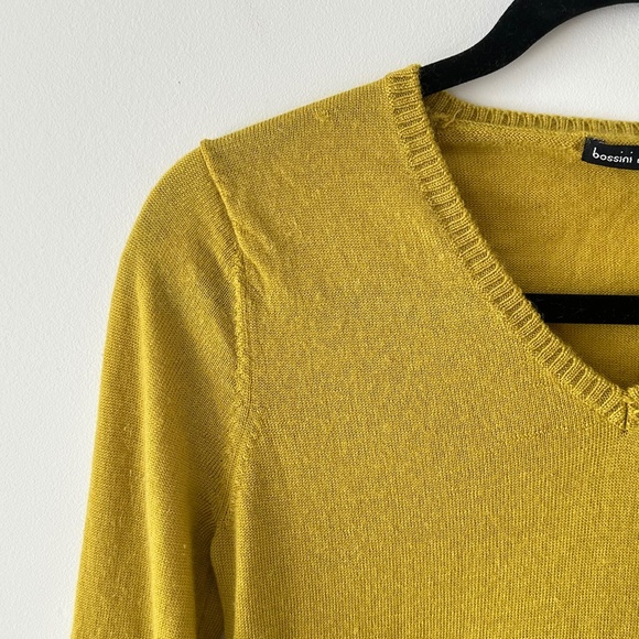 Bossini 100% Wool Chartreuse V-Neck Sweater - Picture 4 of 16